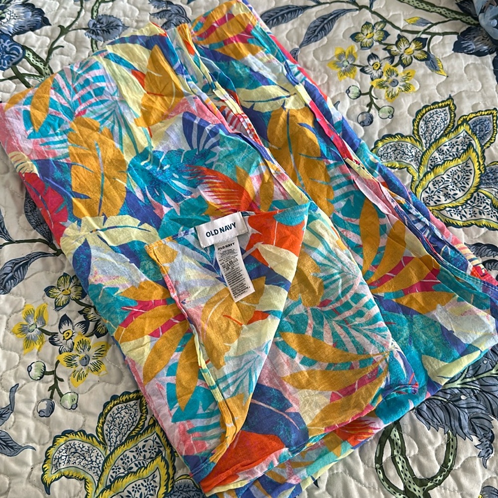 Old Navy Tropical Floral Sarong